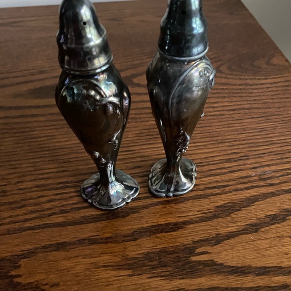 Vintage StanHome Silver Plated Nouveau Style Salt Pepper Shakers Silver Set - Picture 8 of 8